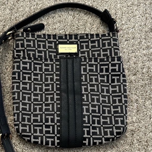 Tommy Hilfiger Crossbody Purse - Picture 1 of 6